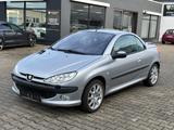 Peugeot 206 Cabrio  2.0  CC Platinum /SHZ / KLIMA - gebrauchte Peugeot 206 aus dem Jahr 2000