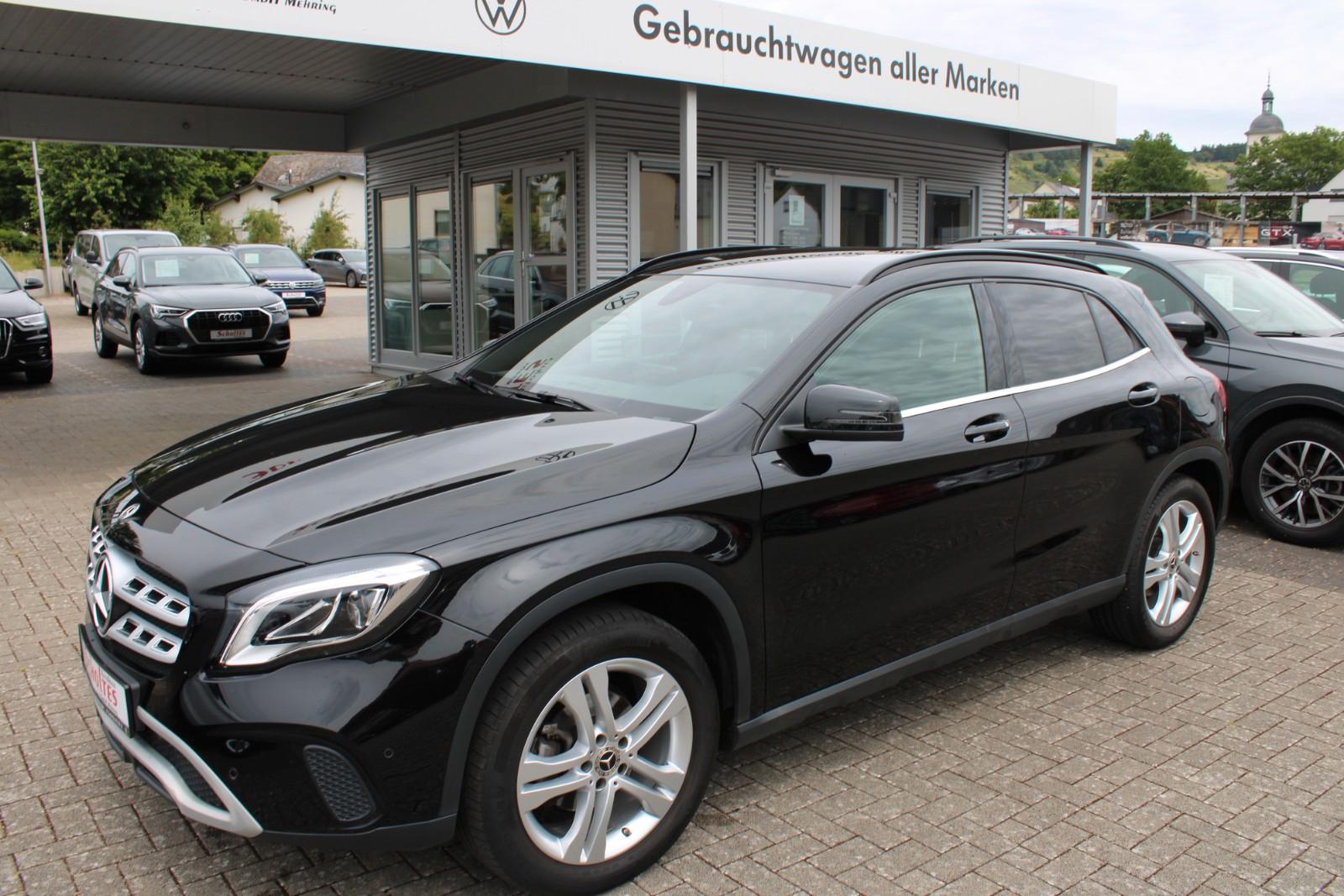 Mercedes-Benz GLA 180 Style 7 -Gang DSG Automatik