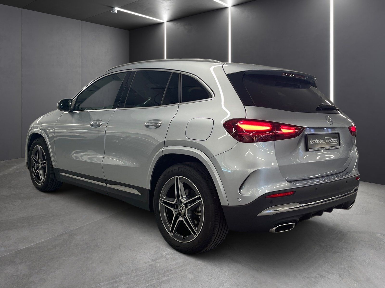 Fahrzeugabbildung Mercedes-Benz GLA 200 AMG*LED*Totwinkel*Kamera*Easy-Pack*MBUX*