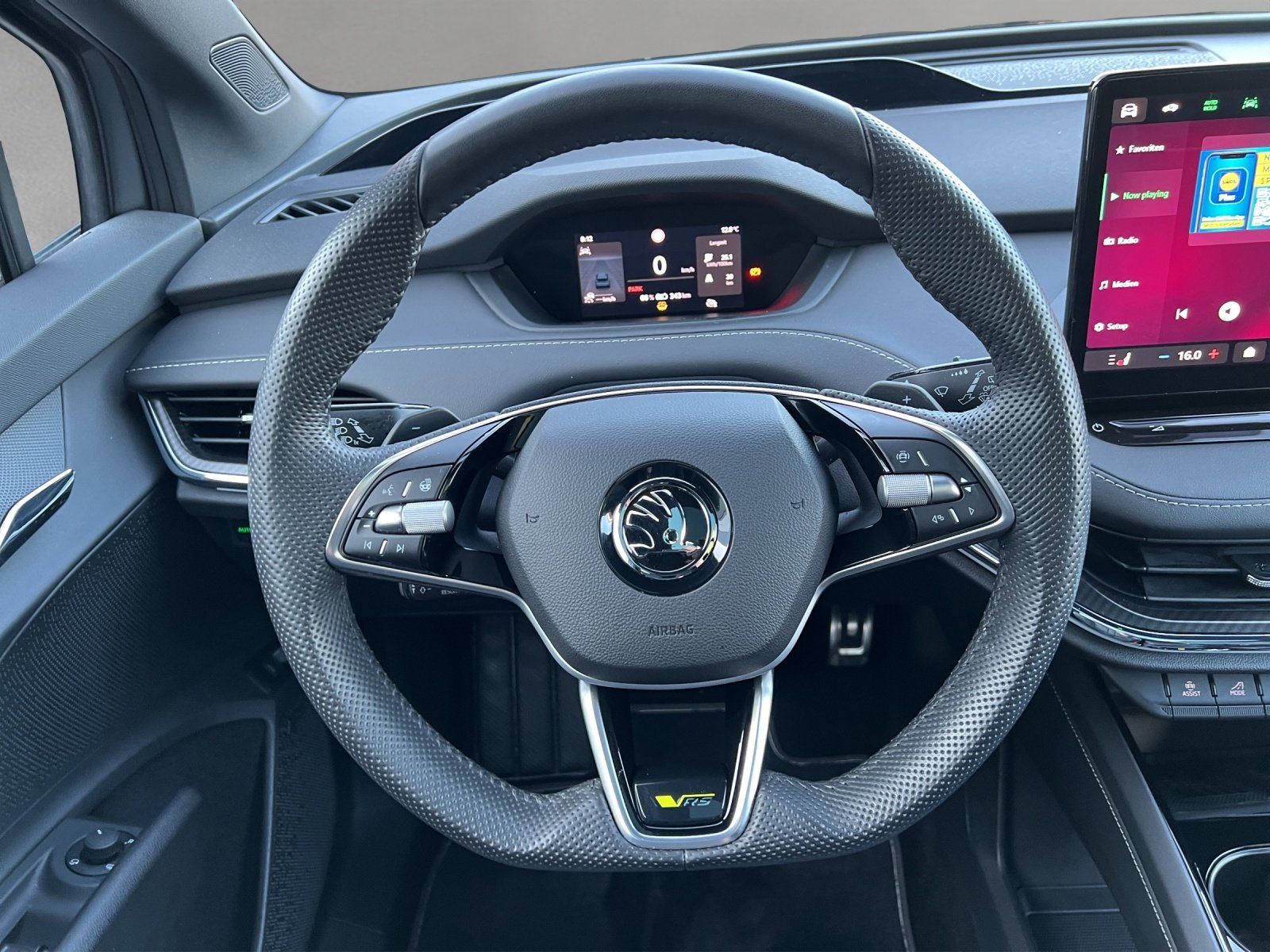 Fahrzeugabbildung SKODA Enyaq RS Suite/MAXX/PANO-DACH/AHK/HUD/DCC/ACC/