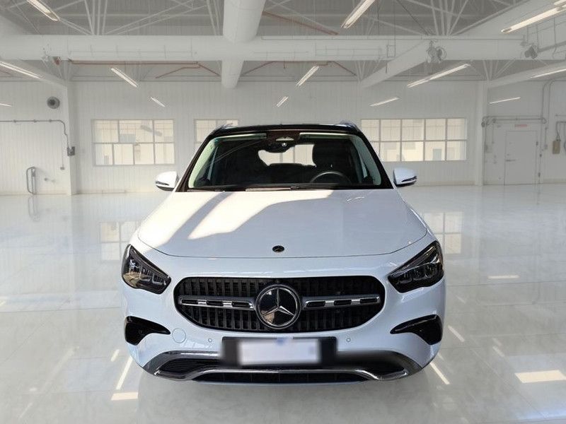 Mercedes-Benz MERCEDES-BENZ GLA 180 D PROG ADVANCED CROSSOVER imagem 2