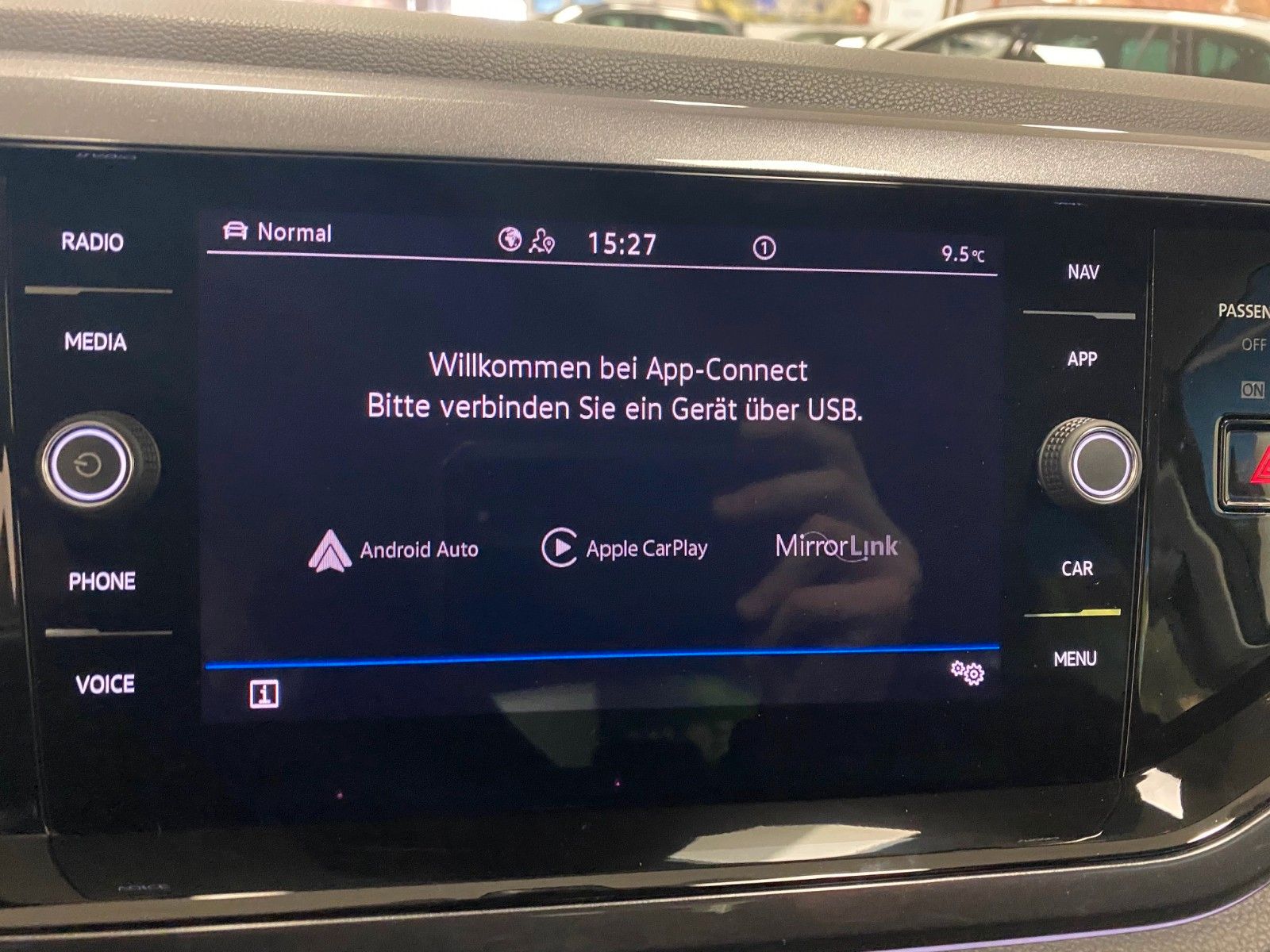Fahrzeugabbildung Volkswagen Taigo 1.0 TSI  DSG STYLE+MATRIX+KAMERA+17"ALU+BC