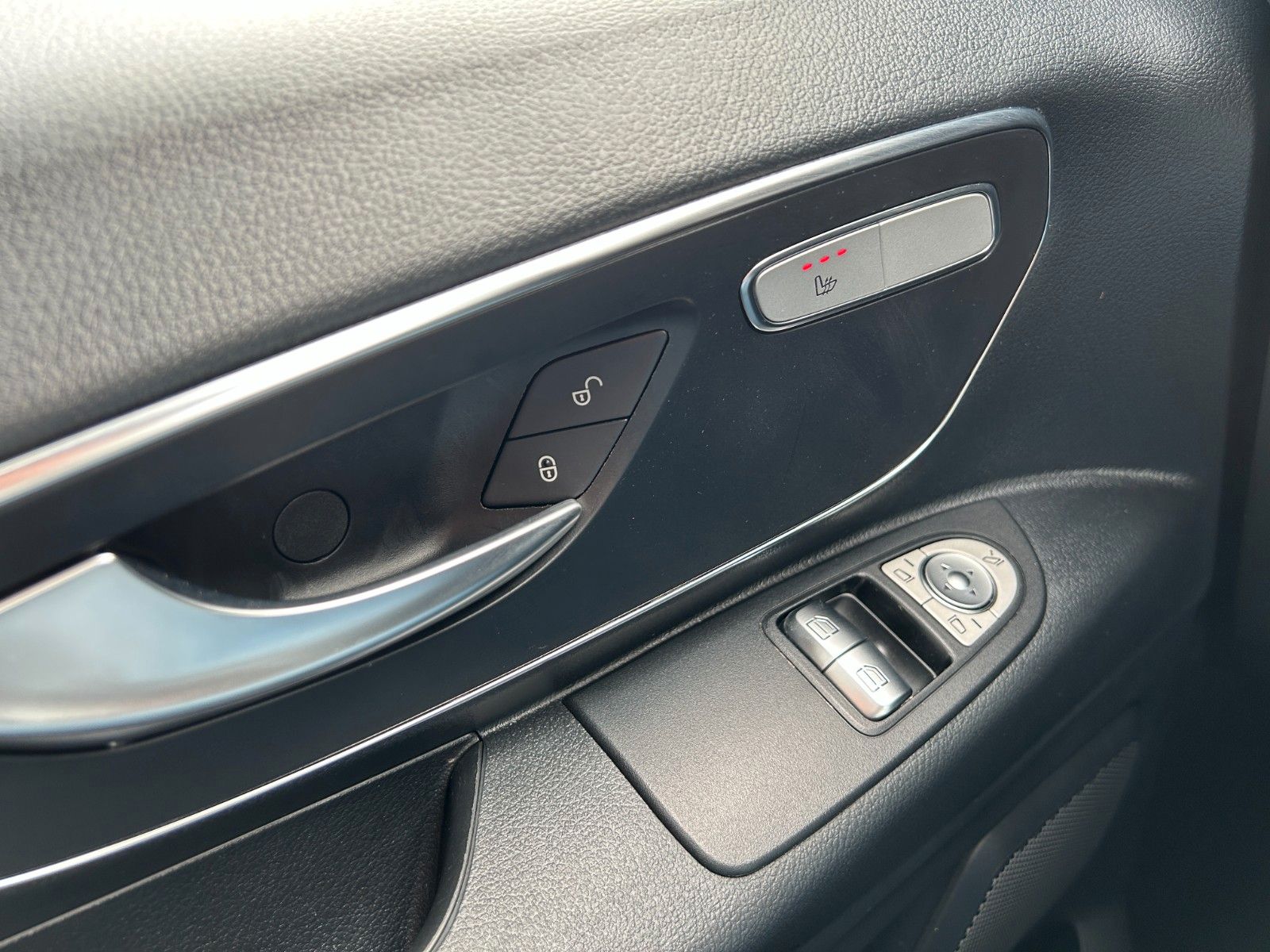 Fahrzeugabbildung Mercedes-Benz Vito 116 CDI 9G Tourer Select MULTIBEAM AHK2,5
