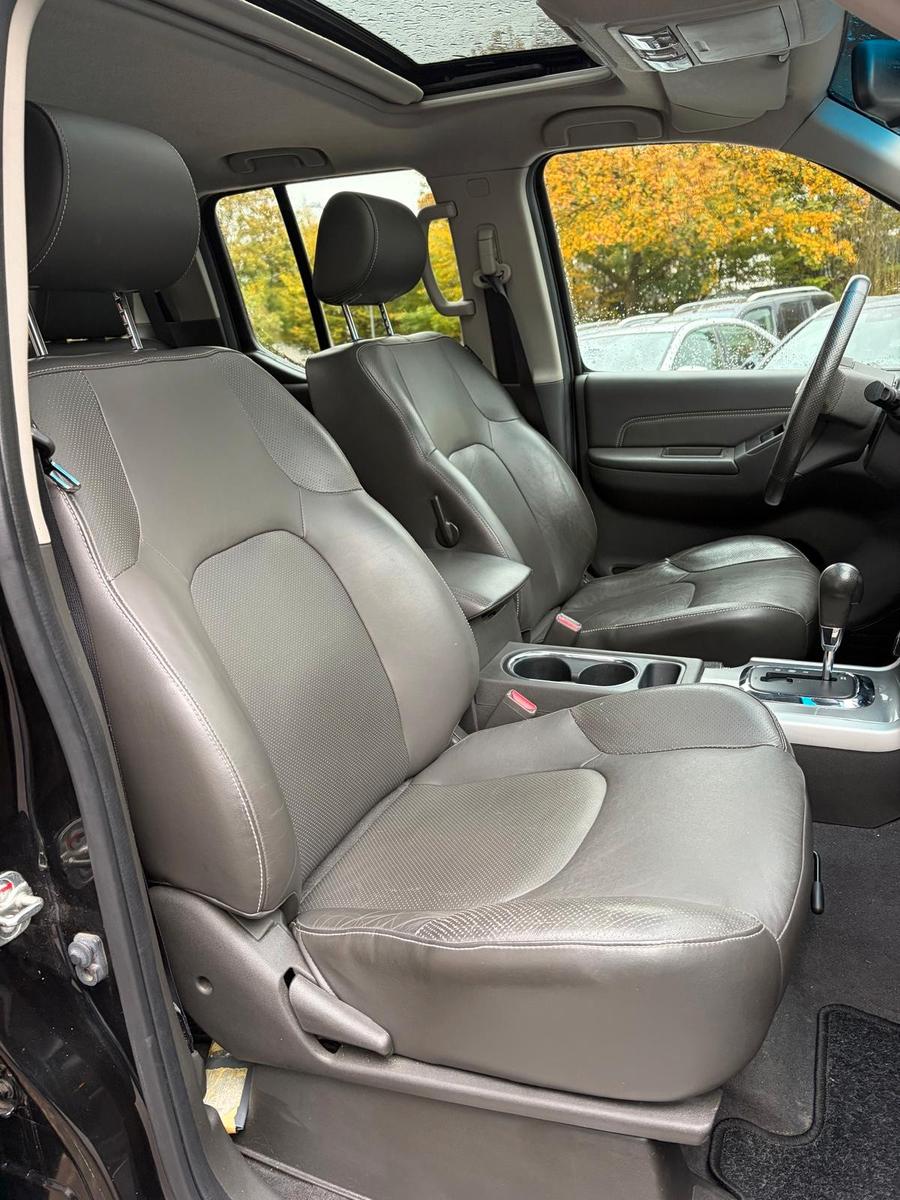Nissan Navara 3.0 V6 dCi 231 ch – 4x4 – BVA – Double Cab – Cuir – Toit ouvrant – 78 000 km