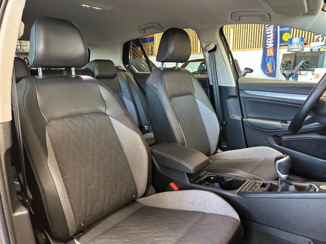MYAUTOCENTER – Gebraucht- und Jahreswagen mit Werkstattservice in Pfaffenhofen Volkswagen Golf VIII *Keyless*Totwinkel*ACC*PDC*LED*VOLL