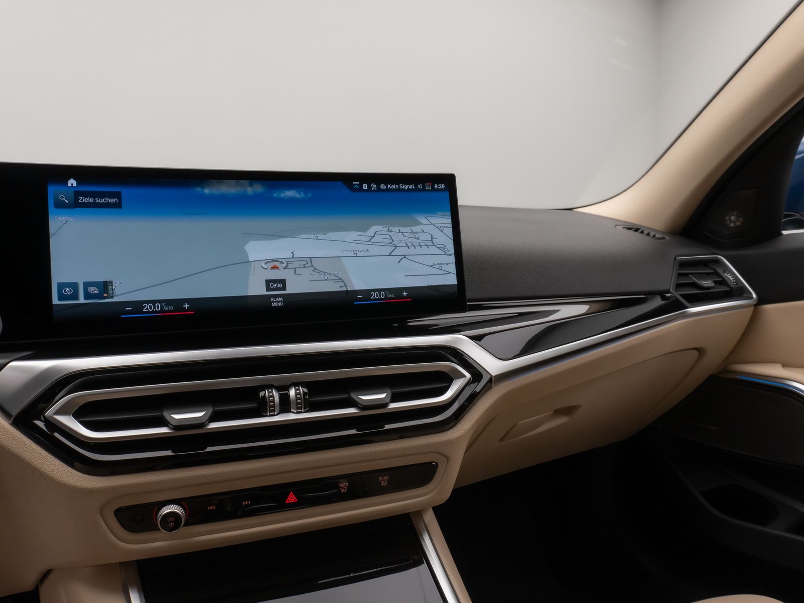 Fahrzeugabbildung BMW 320i Kamera HUD DAB H/K ACC Komfort Alarm Sport