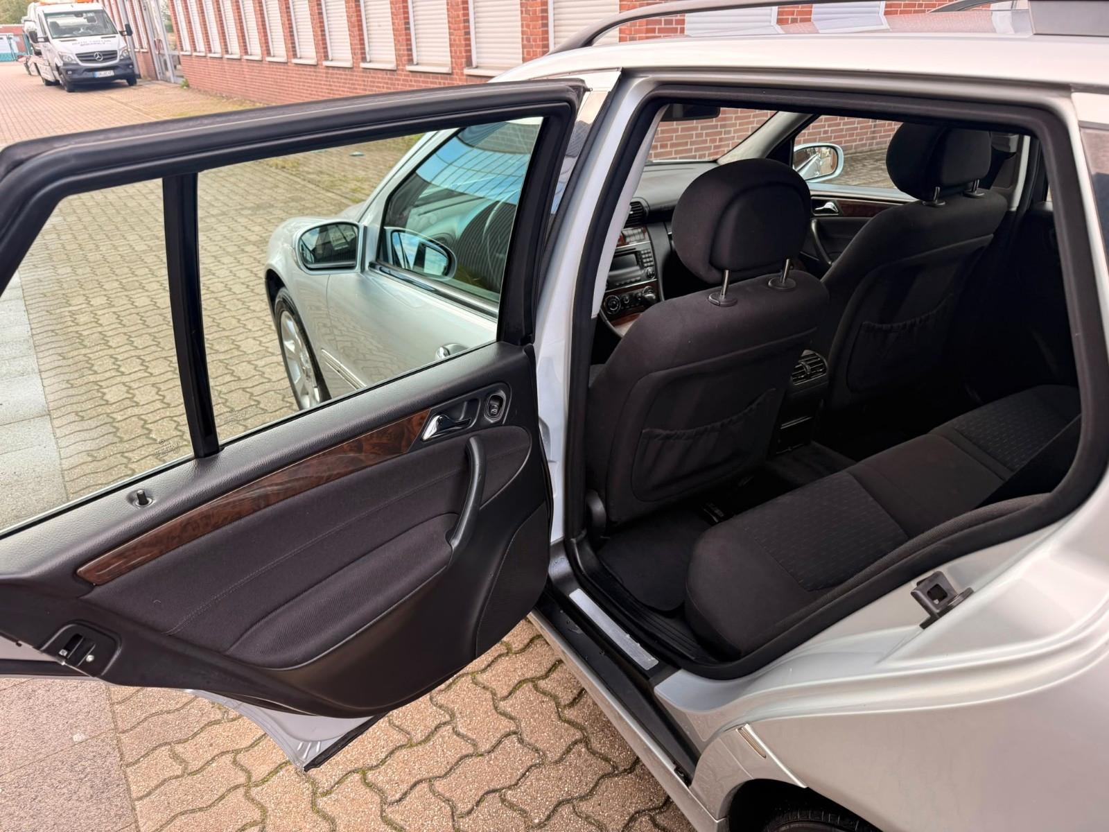 Mercedes-Benz C200 2006 — photo 35