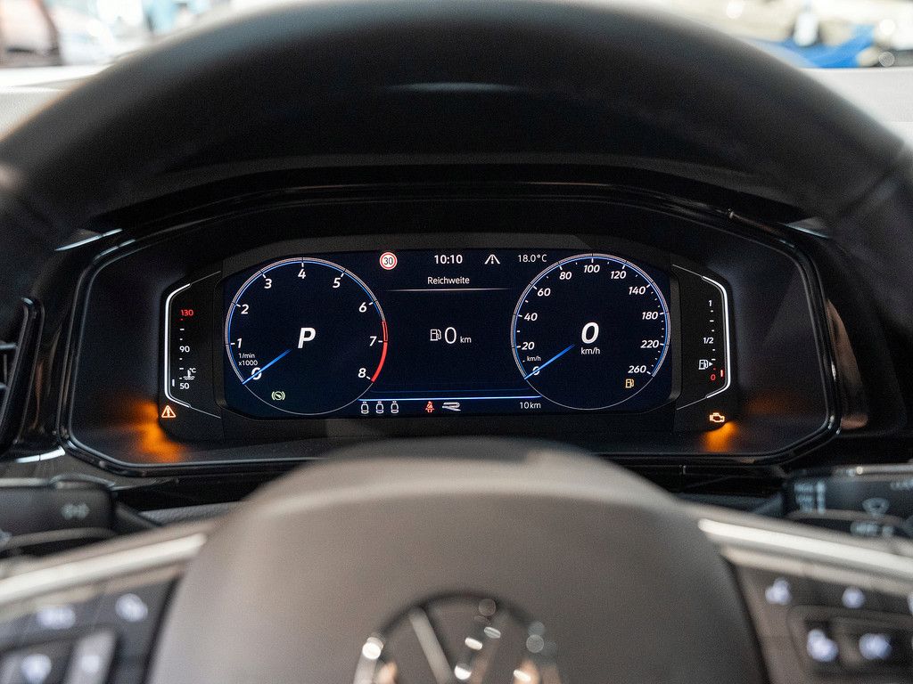 Fahrzeugabbildung Volkswagen T-Roc 1.5 TSI R-Line SHZ NAVI AHK ACC LED PANO