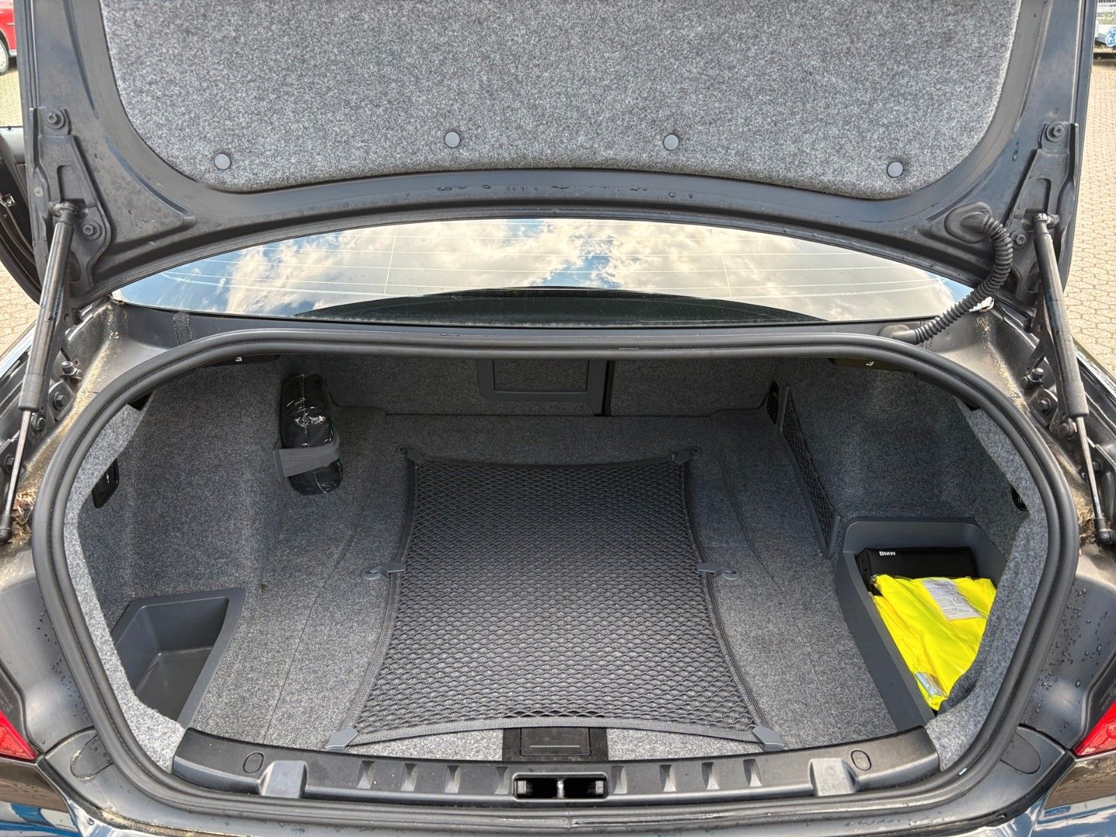 Fahrzeugabbildung BMW 3 Coupe 320i