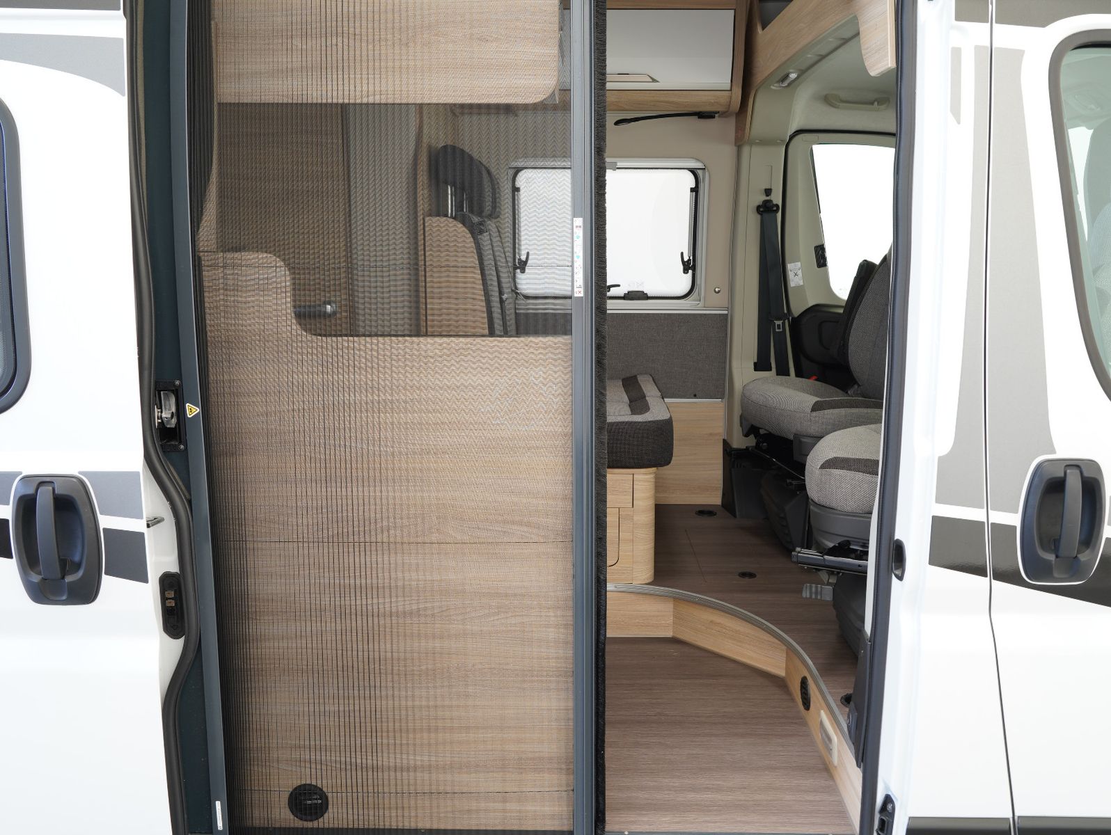 Fahrzeugabbildung Knaus BOXLIFE PRO / 540 ROAD Aufstelldach/Markise