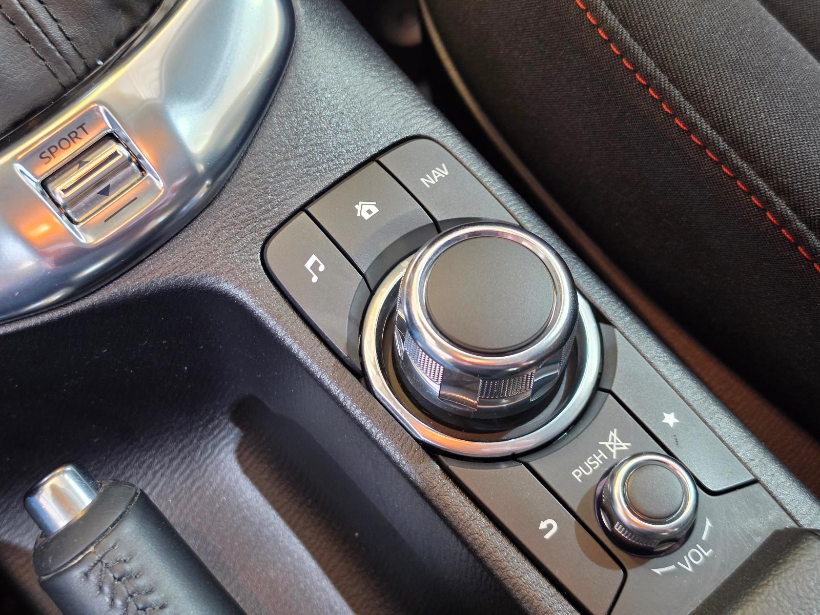 Mazda 2 Lim. Sports-Line+NAVI+SHZ+KLIMAAUTO.+