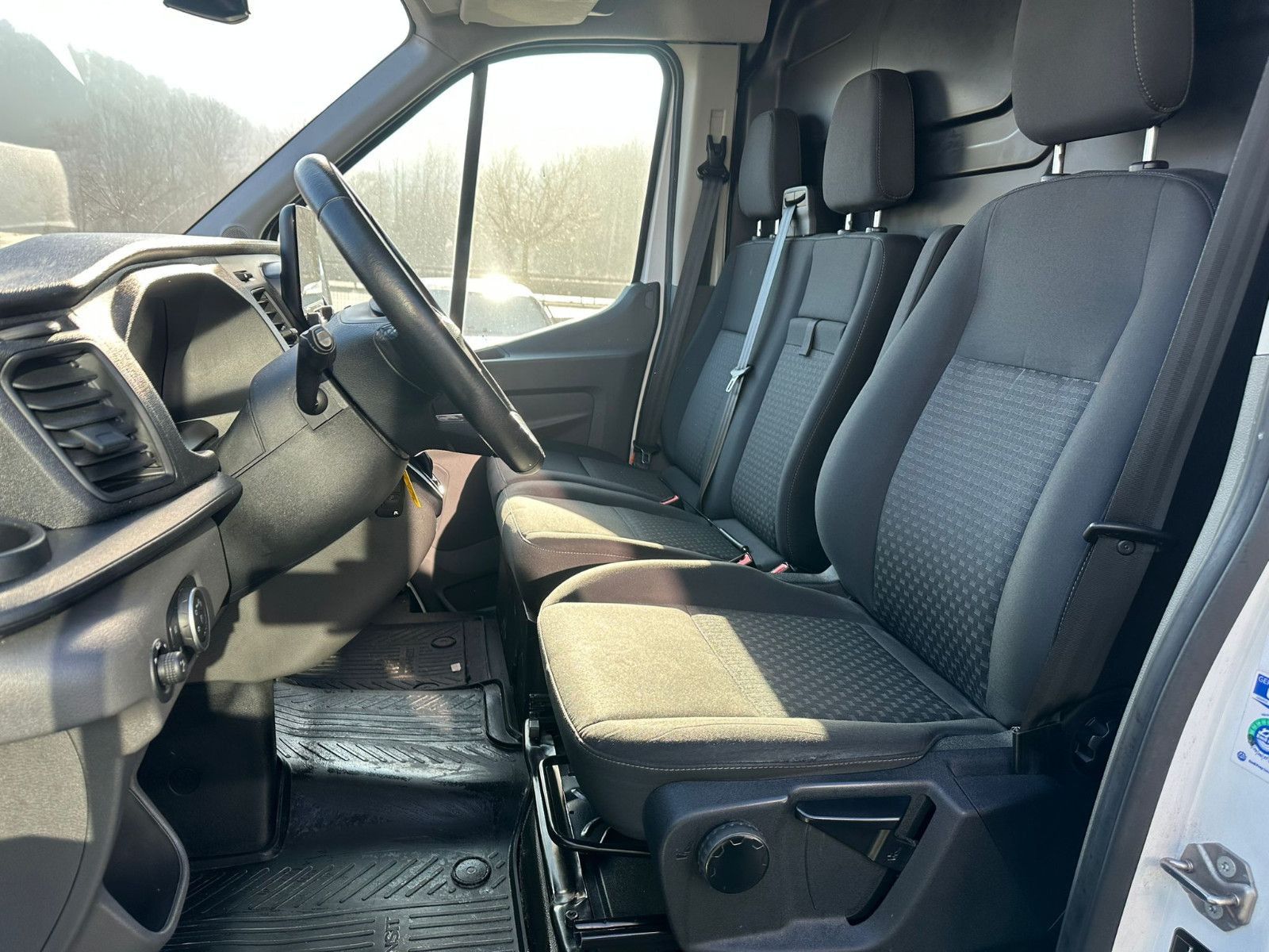 Fahrzeugabbildung Ford Transit 350 L3H2 *AUTOMATIC*NAVI*KLIMA LADERAUM*