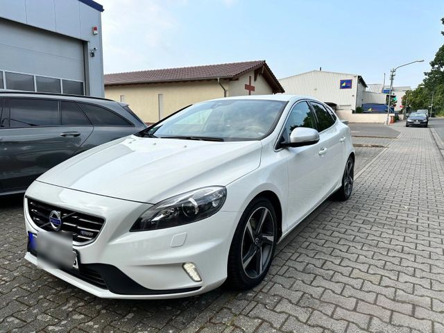 Volvo V40 - R-Design (Scheckheft gepflegt ...