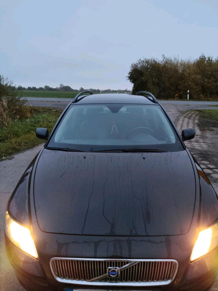 Volvo V50 2005 — engine 136 HP (100kW)