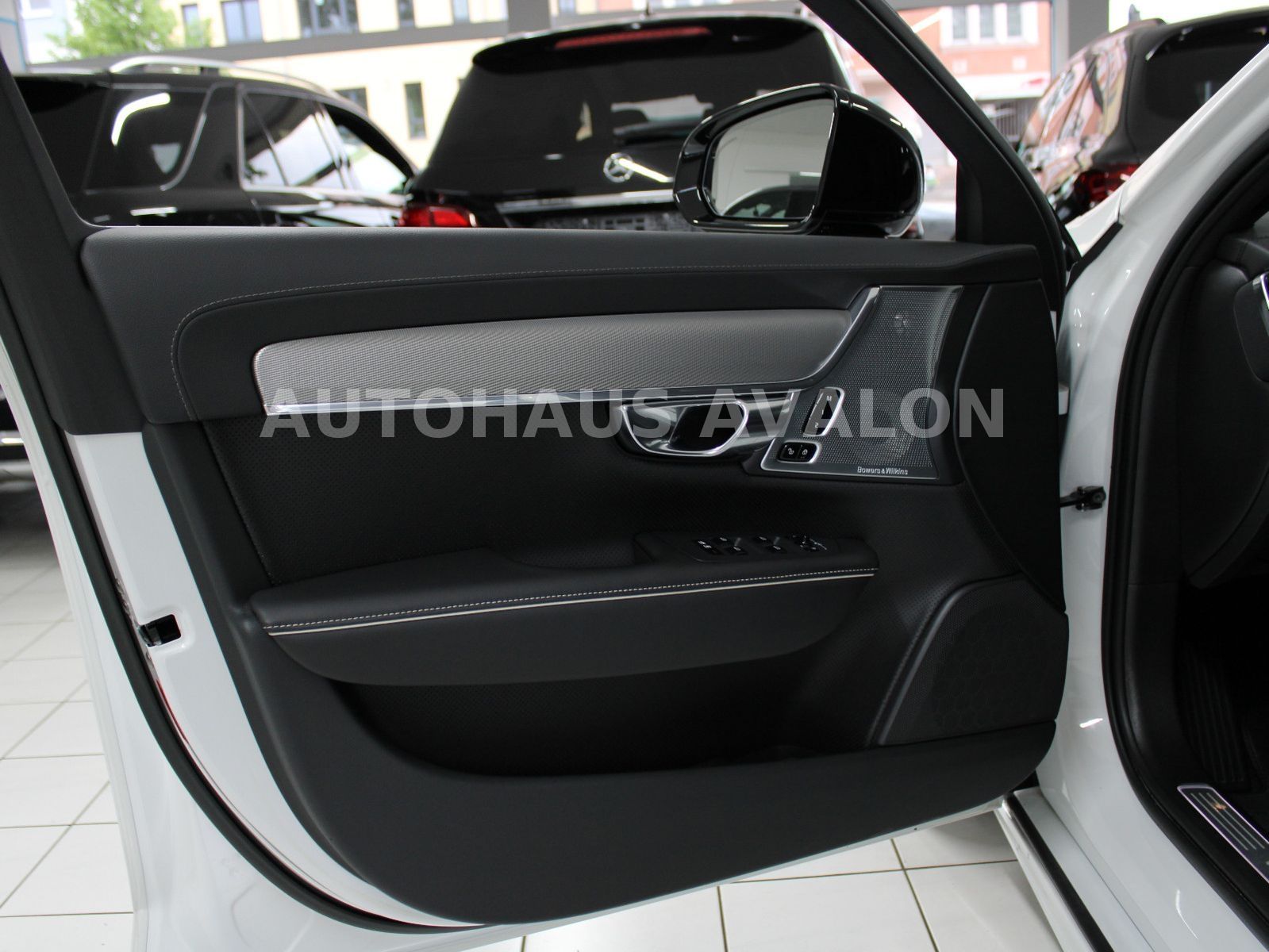Volvo V90 AWD*Ultimate Dark*R-Design~B&W®~PANO~FOUR-C foto 15