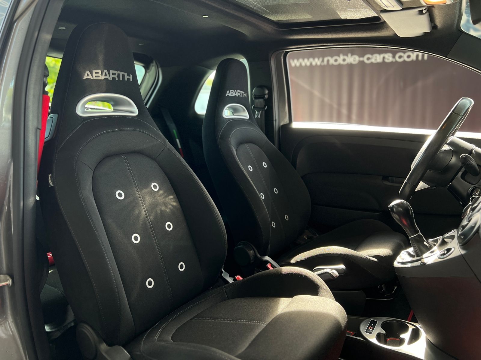 Fahrzeugabbildung Abarth 595 Skydome PANO XEN NAV SHZ PDC ALU