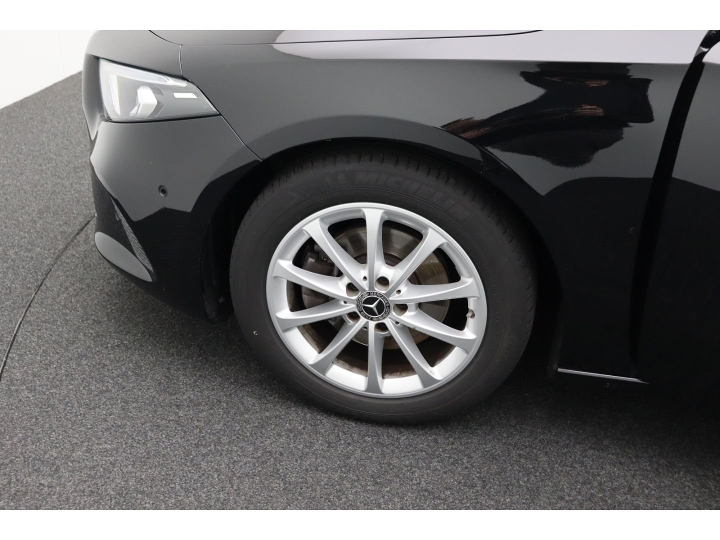 Fahrzeugabbildung Mercedes-Benz A 200 LED SHZ Kamera Navigation Digitales Cockpi