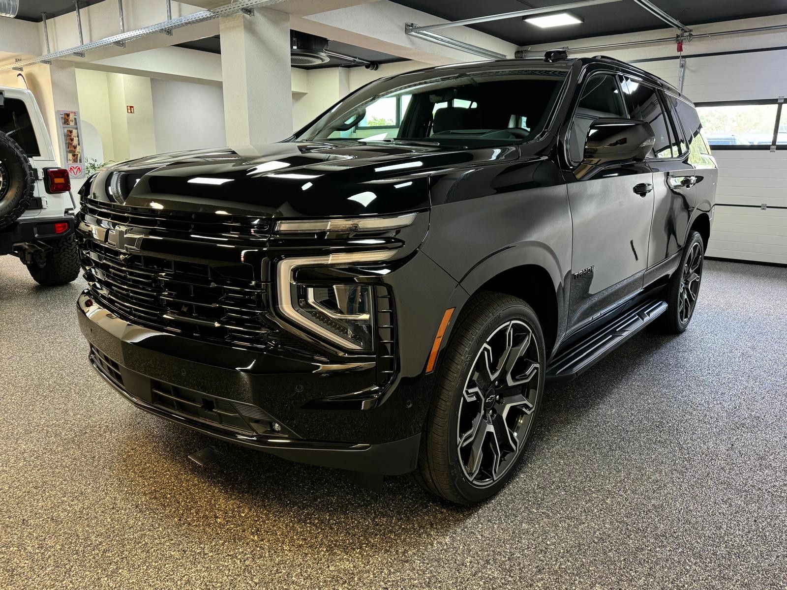 Fahrzeugabbildung Chevrolet 2026 TAHOE 6.2 ECOTEC RST 4x4-24"-ENTERTAINMENT
