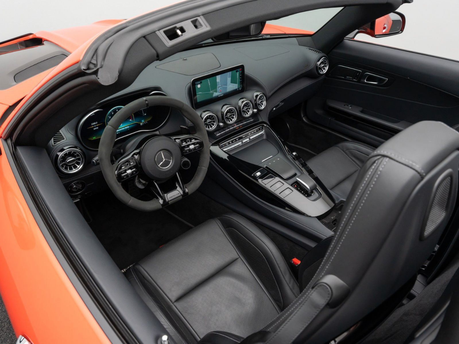 Fahrzeugabbildung Mercedes-Benz AMG GT C AMG GTC 4.0 V8 Black Series 1of1 900PS