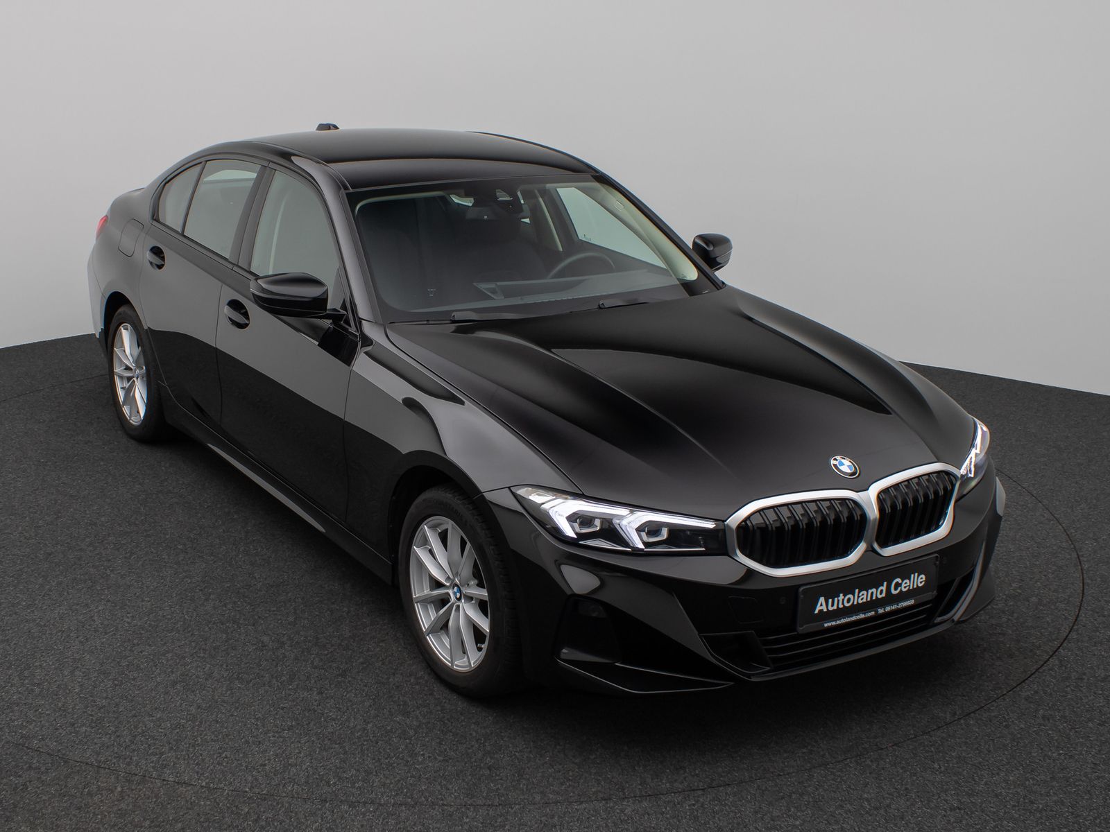 Fahrzeugabbildung BMW 318i DAB PDC Widscreen Geschwindigkeitsreg LED
