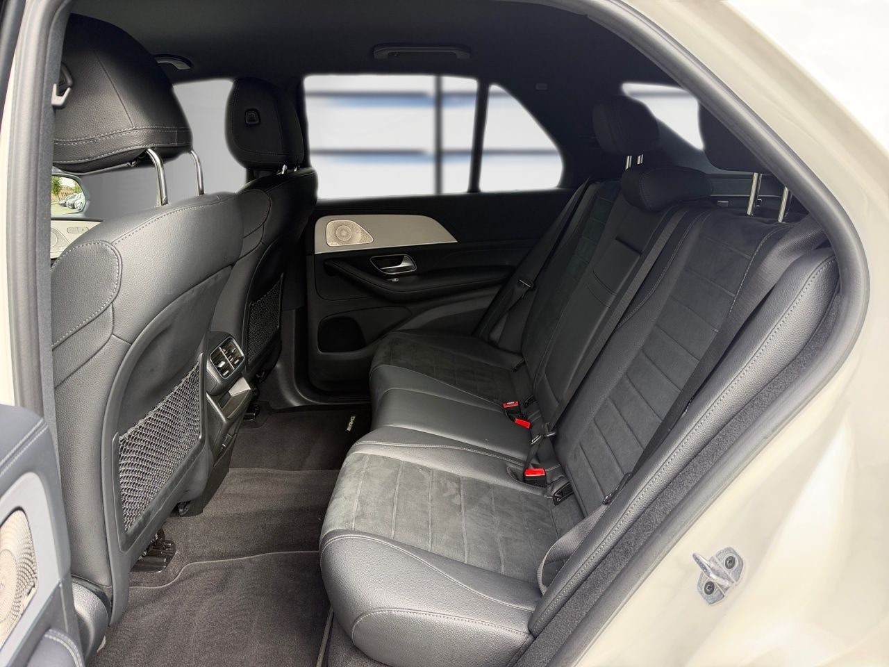 Fahrzeugabbildung Mercedes-Benz GLE 450 4M AMG+AHK+LUFTFAHRW+HEADUP+NIGHT+360+++