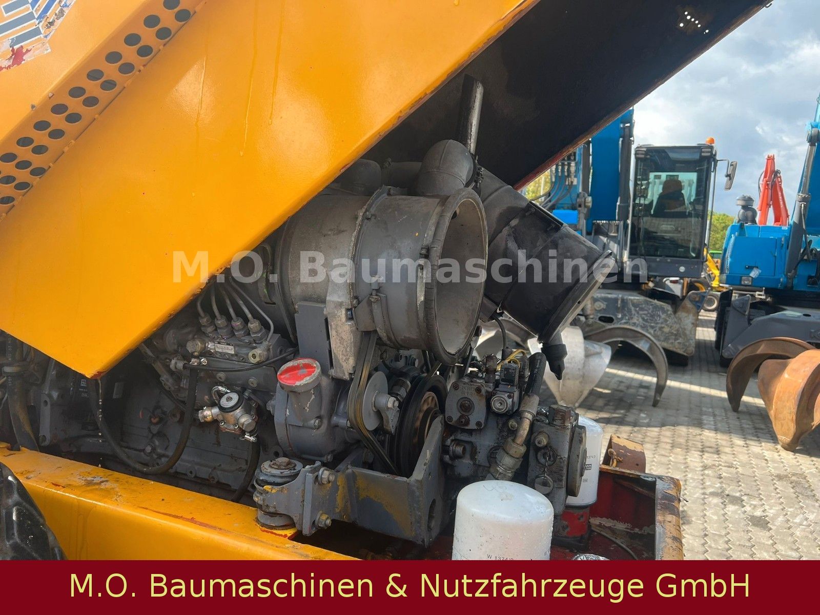 Fahrzeugabbildung ABG 160 V / 6,5 t / Walzenzug /