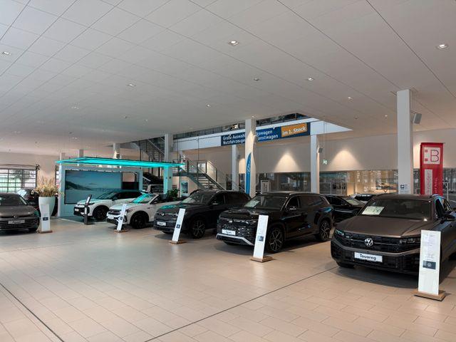 showroom-image-top