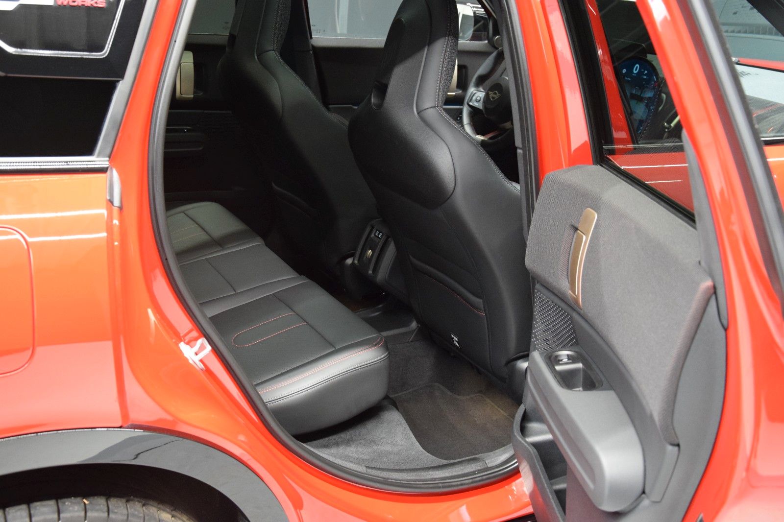 Fahrzeugabbildung MINI Countryman C John Cooper Works Trim L-Paket Pano