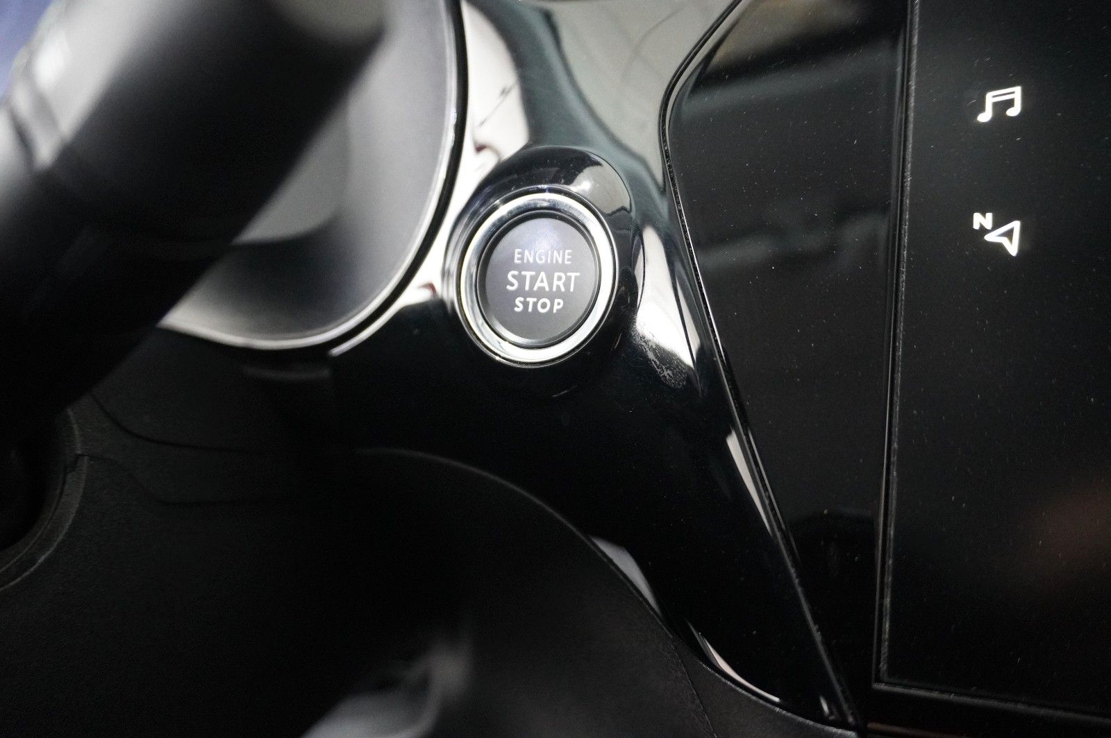 Fahrzeugabbildung Opel Corsa-e F EDITION 3-PHASIG NAVI/LED/KAMERA/SHZ