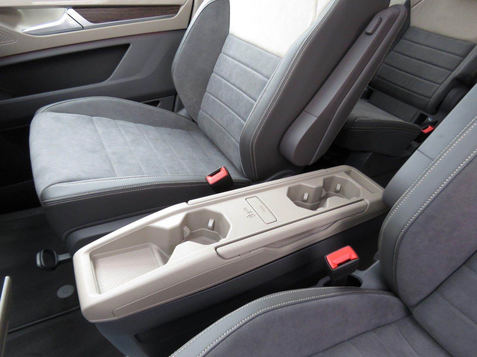 Volkswagen T7 Multivan 2.0 TDI Style Matrix IQ Pano AHK Amb