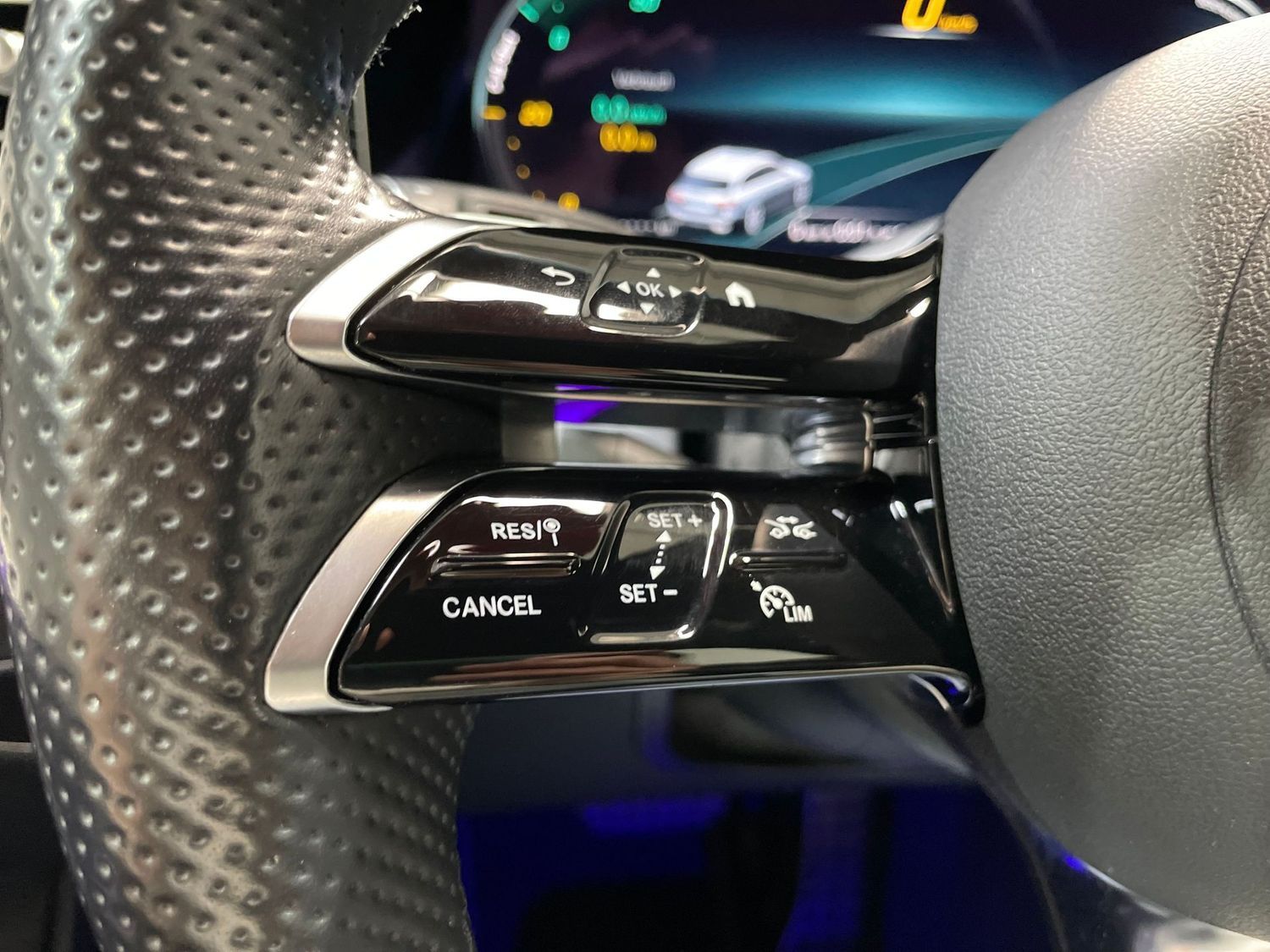Fahrzeugabbildung Mercedes-Benz E 300 e AMG #Wide.#LED#Distr.#Memory#HeadUp#360°