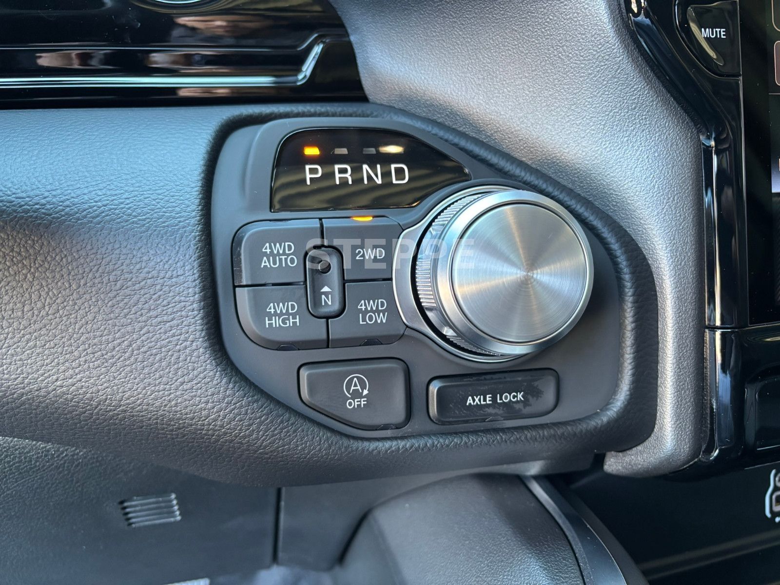Dodge 2026 RAM 1500 5,7LV8 Night Safety Tech. AHK 22"