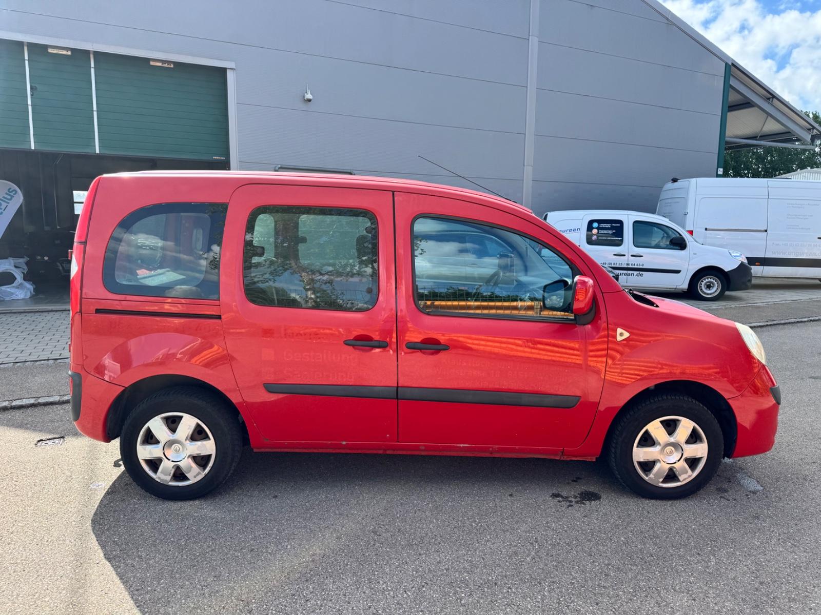 Renault Kangoo 2011 — interior