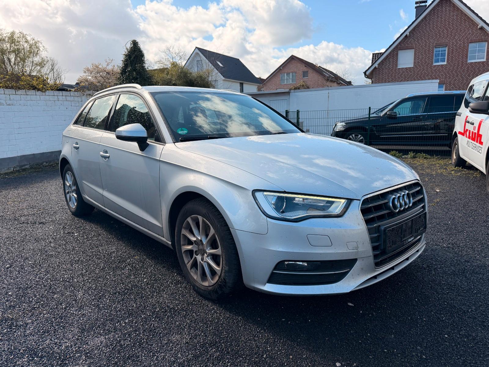 Audi A3 Sportback attraction Navi Xenon