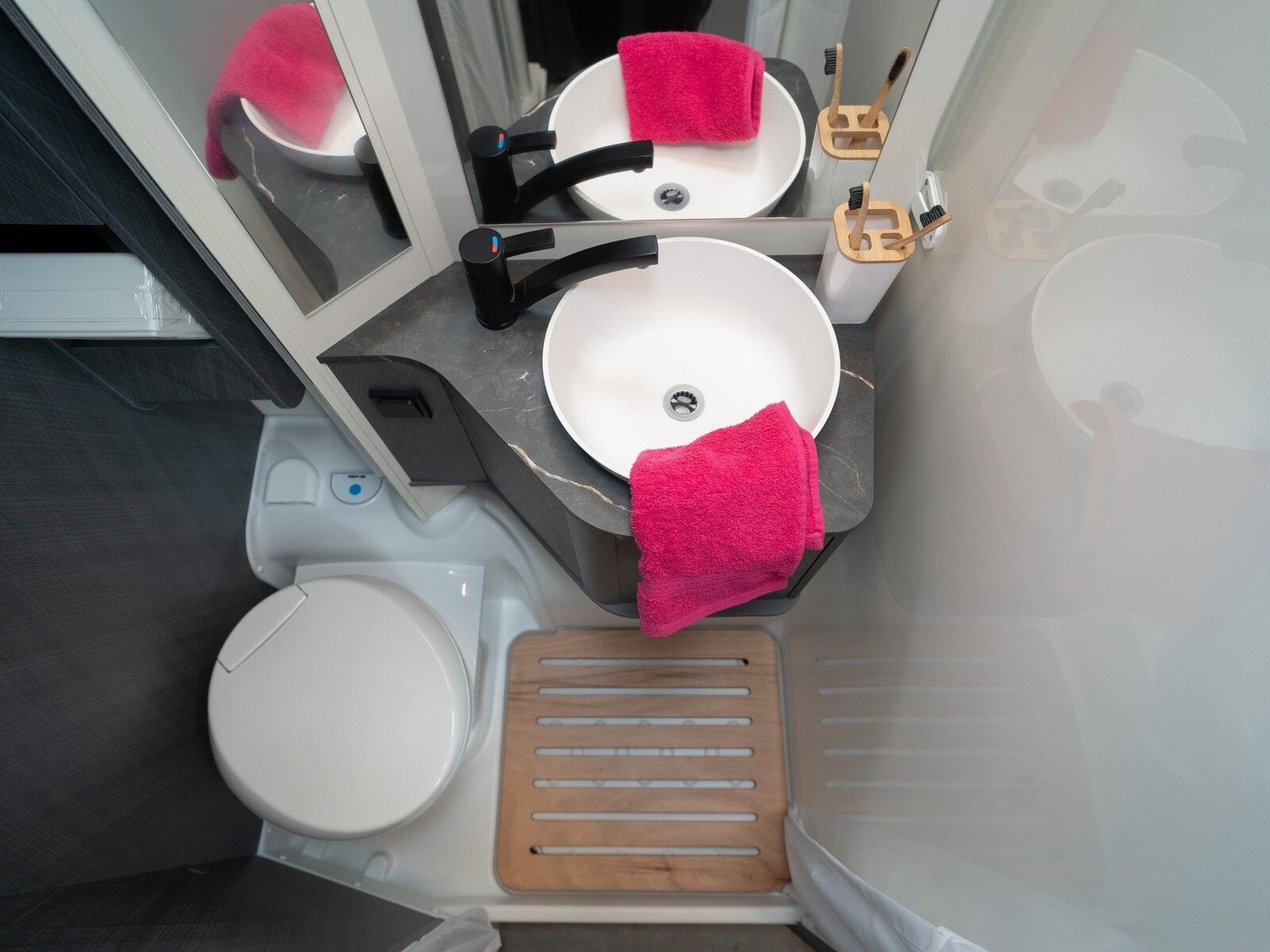 Fahrzeugabbildung Etrusco A-Modell Base 6.9 DB 6-Sitz/Schlaf-Plätze*3500kg