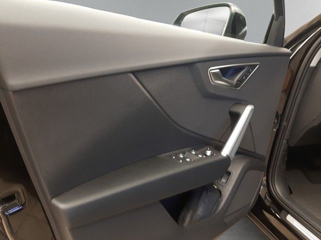 Fahrzeugabbildung Audi Q2 advanced 35TFSI Matrix AHK Navi Kamera 19"