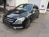 Mercedes-Benz B 180, Wenig KM, Automatik,Euro 6 - Mercedes-Benz B 180 Gebrauchtwagen in Aachen
