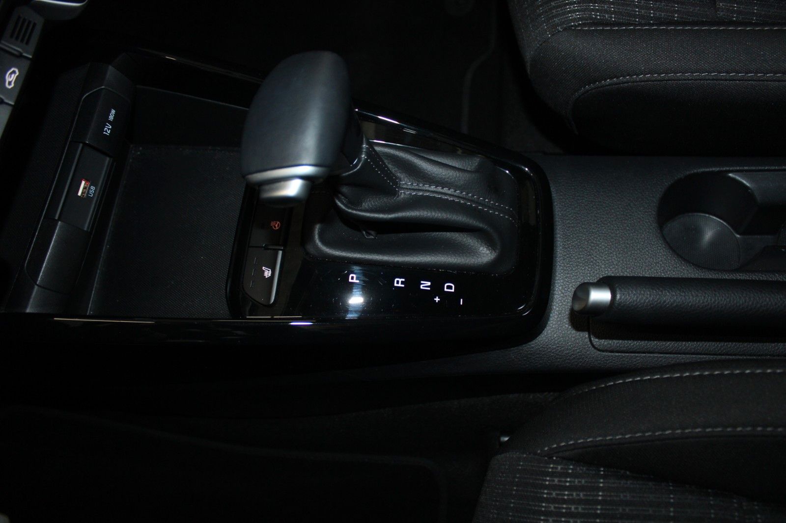 Fahrzeugabbildung Kia Stonic Vision Aut. NAVI DAB SHZ LHZ CAM uvm.