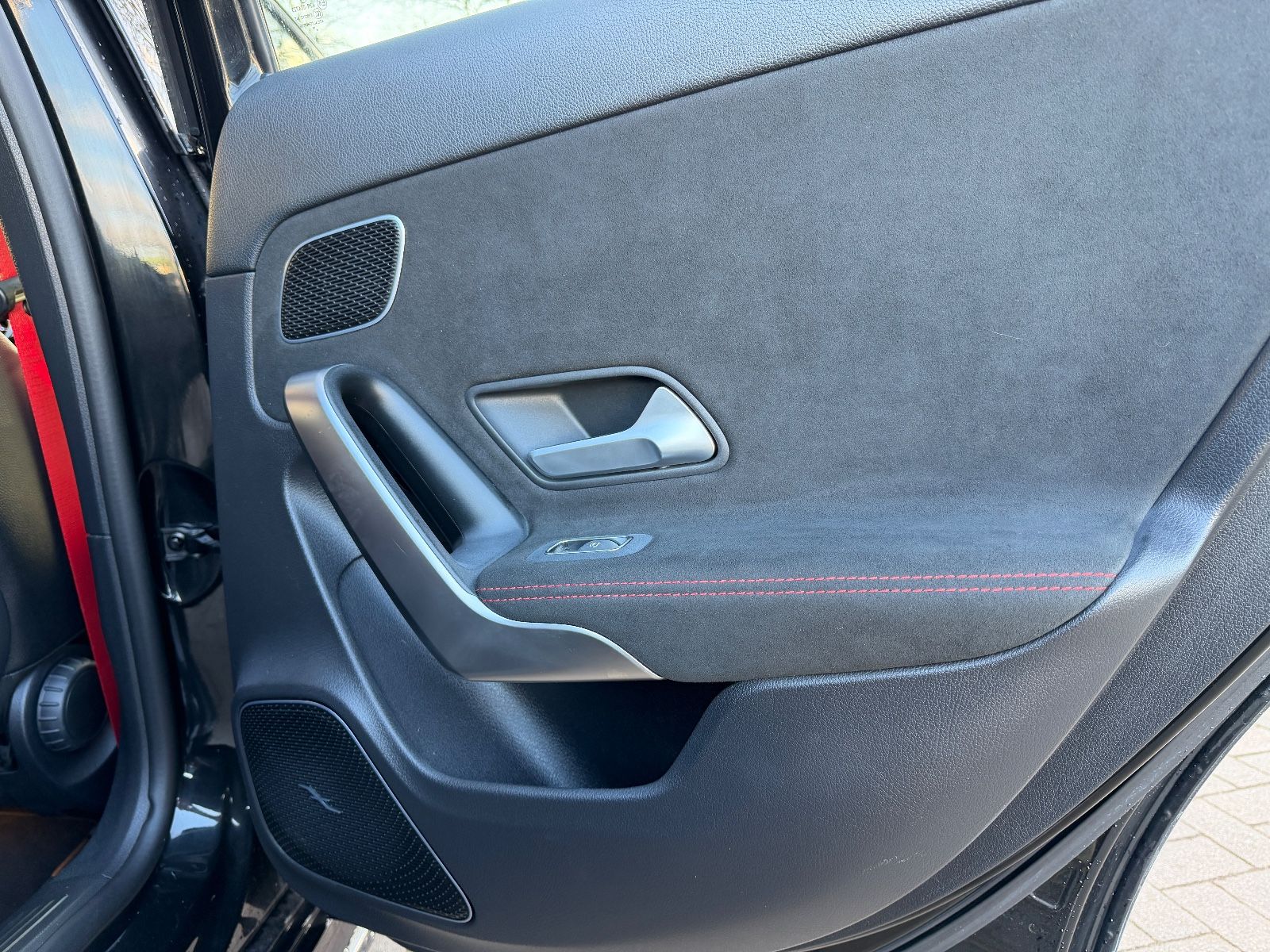 Fahrzeugabbildung Mercedes-Benz A 35 AMG 4Matic*BURMESTER*PANO*LED*ALCANTARA*19"