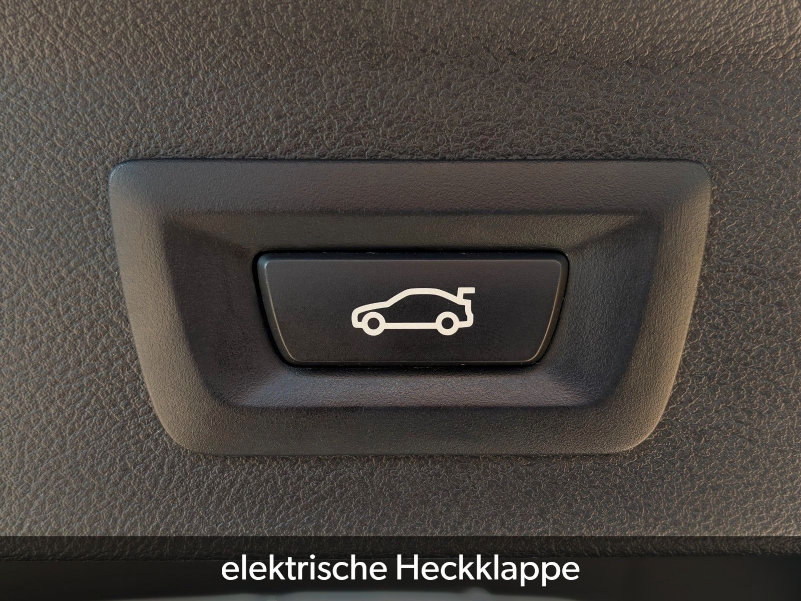 Fahrzeugabbildung BMW X3 xDr30d M Sport Pano Carbon Navi DA Kamera 20"