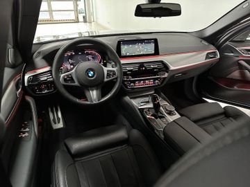 Fahrzeugabbildung BMW 540d xD M Sport Kamera H/K HUD DAB LiveCockptPro