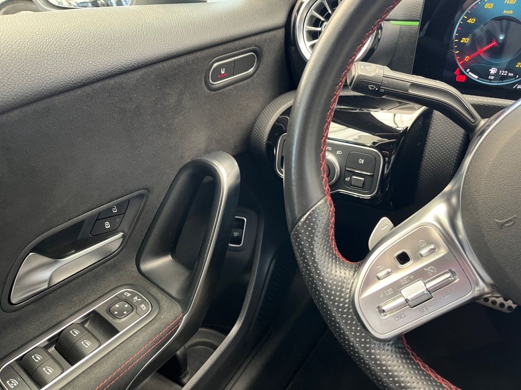 Fahrzeugabbildung Mercedes-Benz A 250 AMG Night Navi LED Tempomat KeyLess Ambie.