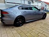 Jaguar XE (ALLRADANTRIEB) R-DYNAMIC-Vollausgestattet- - graue Jaguar XE
