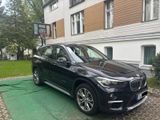 BMW X1 xDrive20i xLine Autom. Leder/Pano/HUD/Keyless - : Privatanbieter, Auto