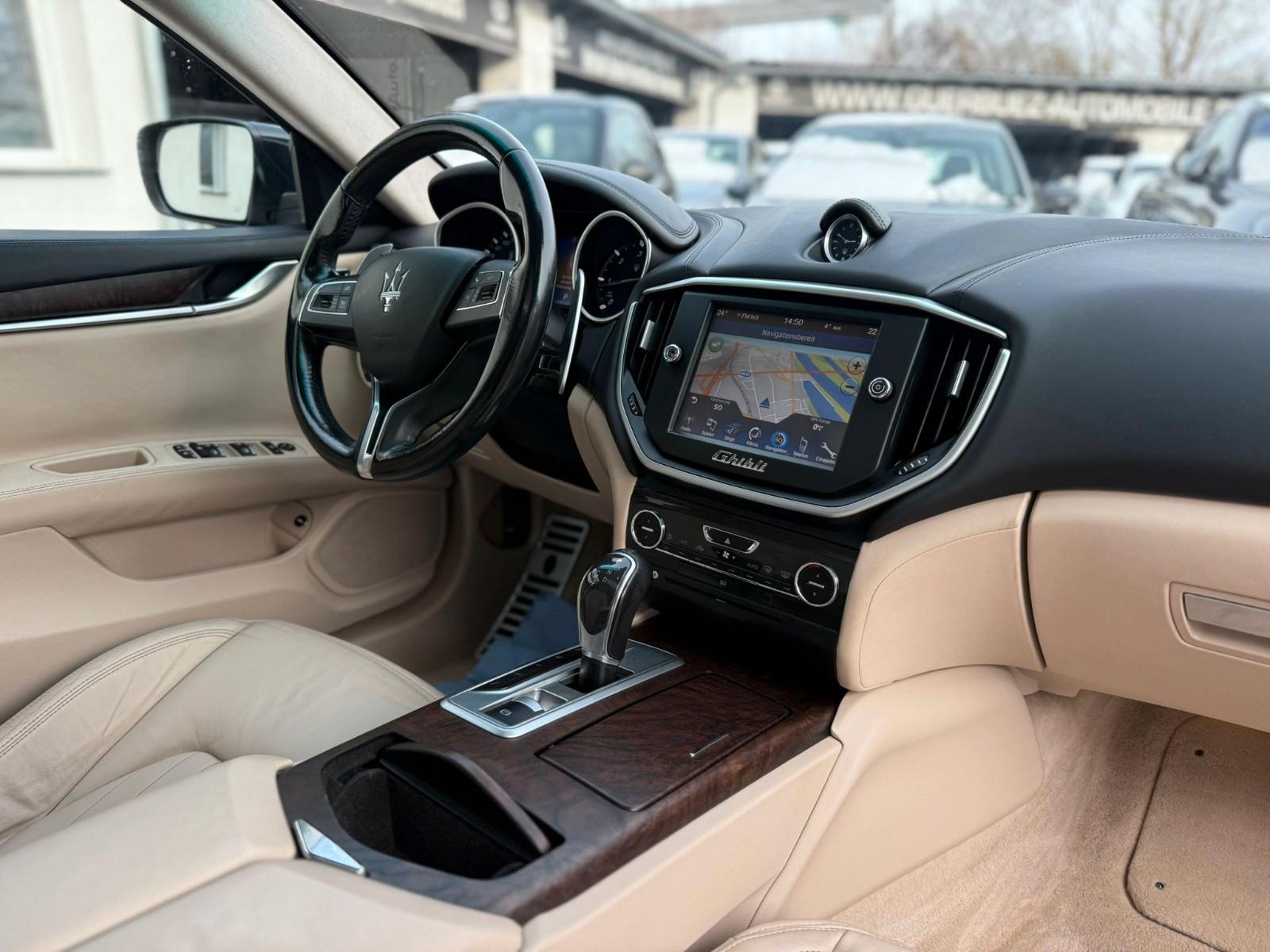 MASERATI GHIBLI 3.0 V6 DIESEL 272ch - CUIR - TOIT OUVRANT - CAMÉRA 360° - APPLE CARPLAY - BI-XÉNON