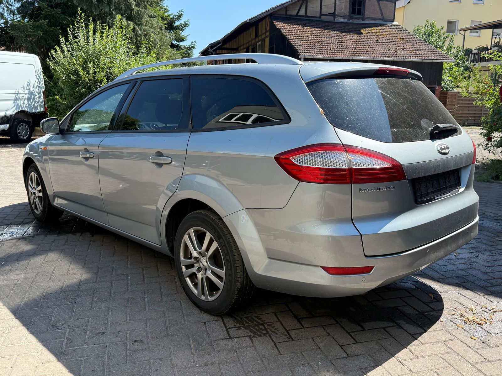 Fahrzeugabbildung Ford Mondeo 1.6 Ti-VCT Trend SHZ+PDC+MFL+SONY+KLIMA+