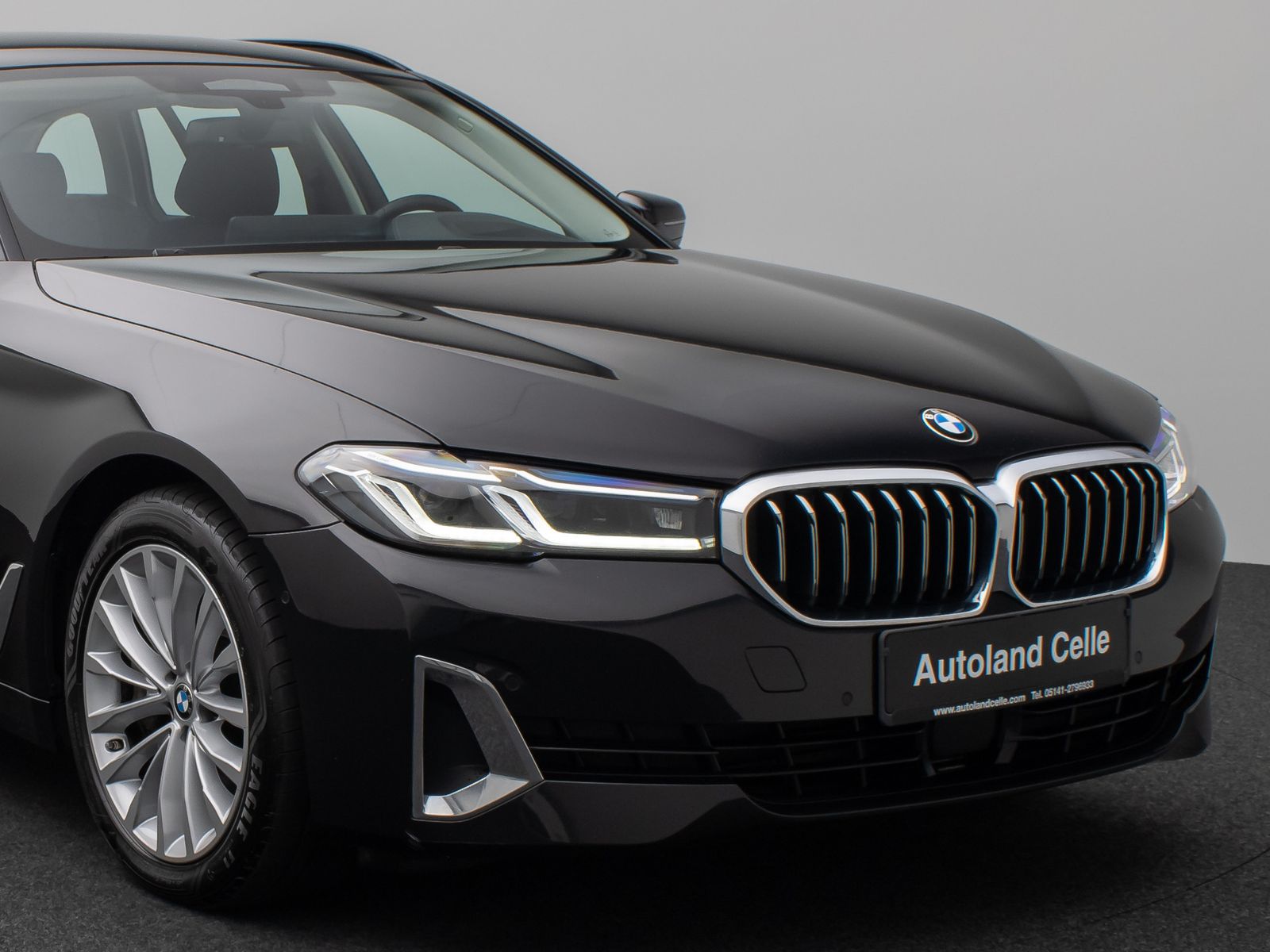 Fahrzeugabbildung BMW 530d LuxuryLine Kamera Laser HUD DAB ACC Komfort