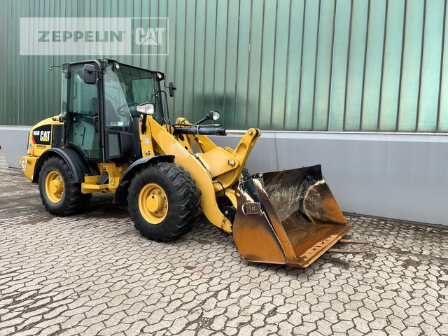 CAT 906M