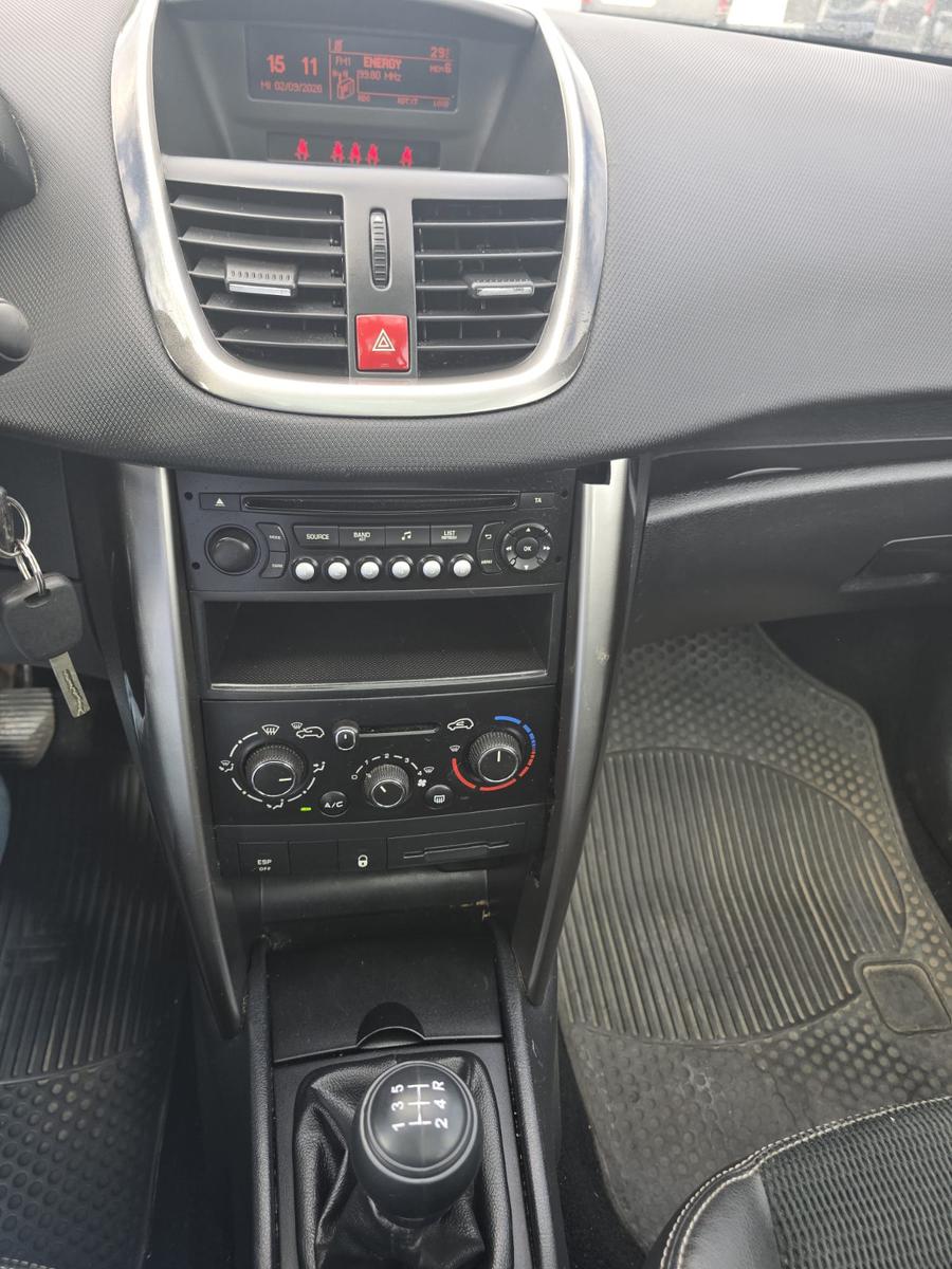 Peugeot 207 2013 — photo 19