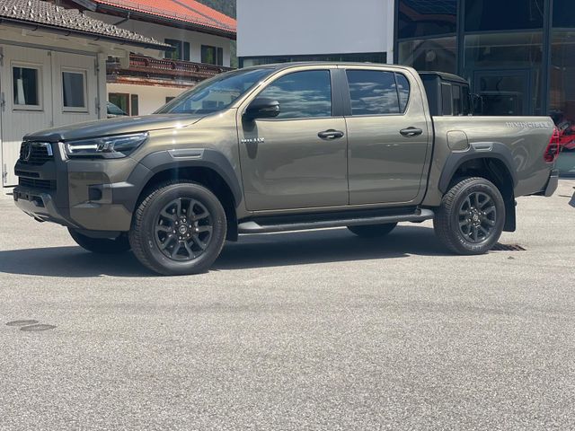 Toyota Hilux Double Cab Invincible 2.8  Automatik 4x4